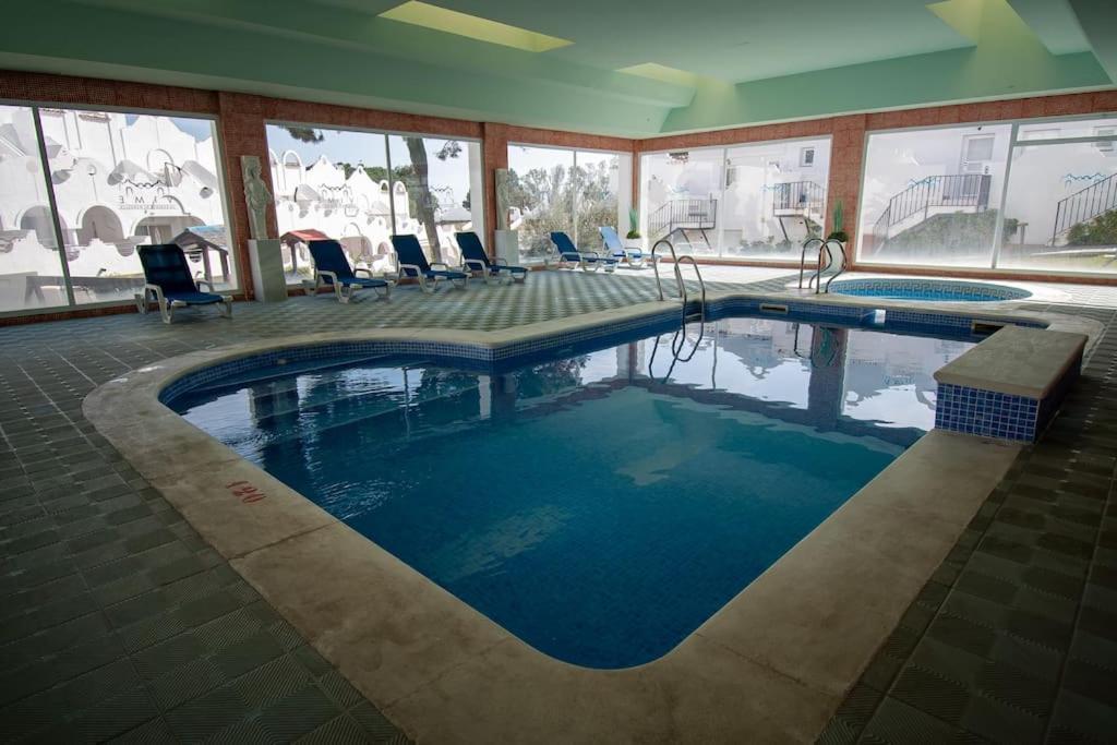 Casadelsol-marbella-slonce,piasek,szmaragdowa Woda