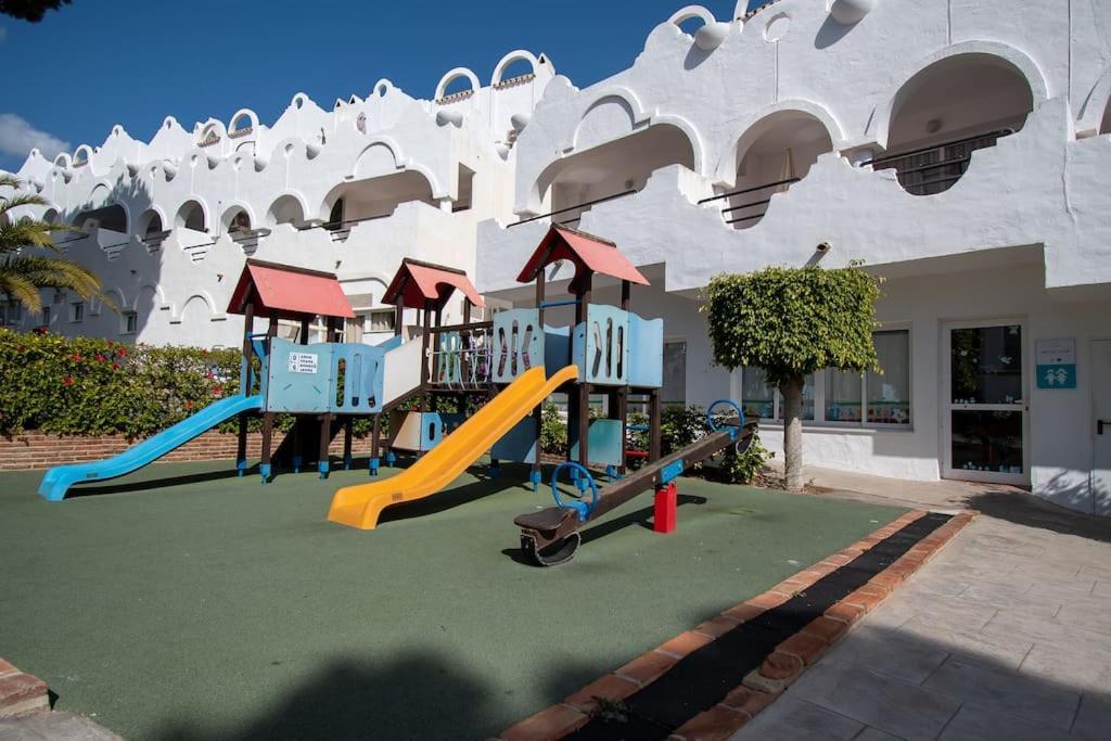 Casadelsol-marbella-slonce,piasek,szmaragdowa Woda